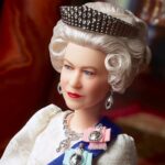 Barbie Regina Elizabeth II Platinum - immagine 2