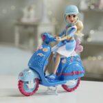 Bambola Cenerentola con Scooter Disney Princess - immagine 3